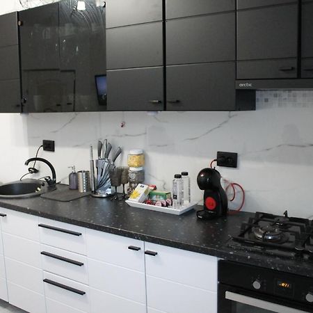 Yua'Shomes-Bussiness And Travel Apartment Cluj-Napoca Exteriör bild