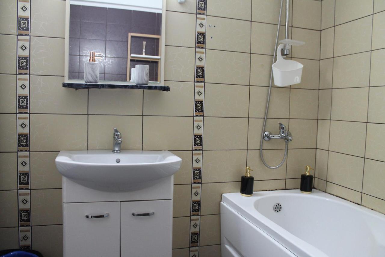 Yua'Shomes-Bussiness And Travel Apartment Cluj-Napoca Exteriör bild
